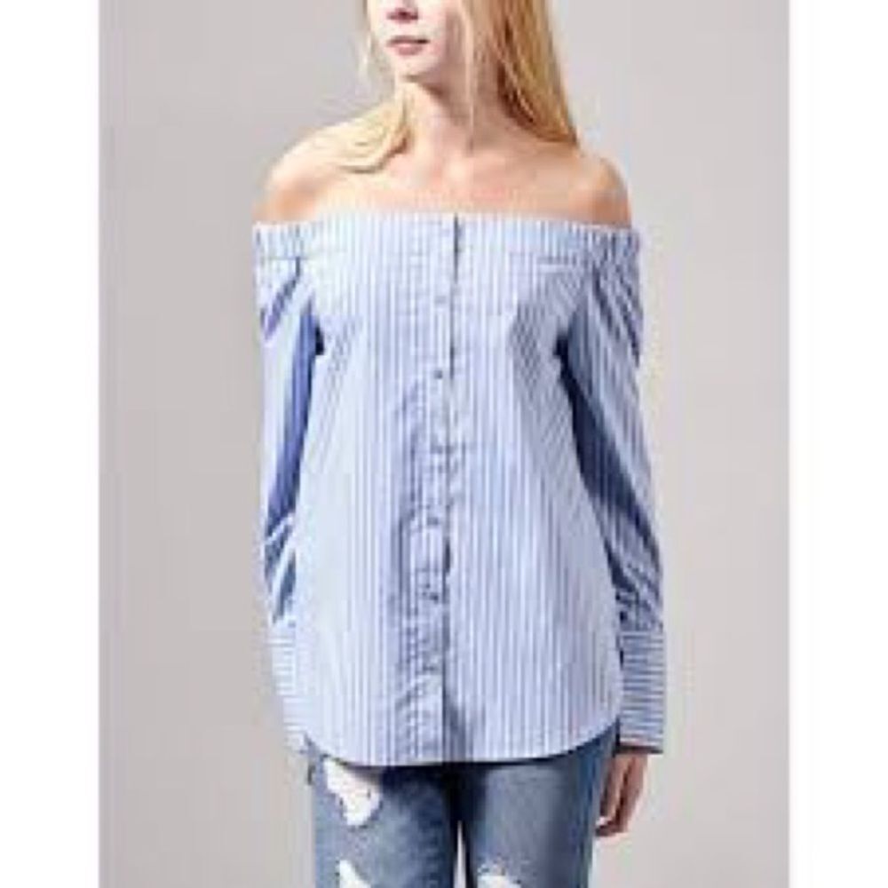 NWT Stitch And Knot Striped Off-Shoulder Button-Up Blouse Size Small Blue White